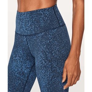 210-EUC Size 2 Lululemon Wunder Under Hi-Rise